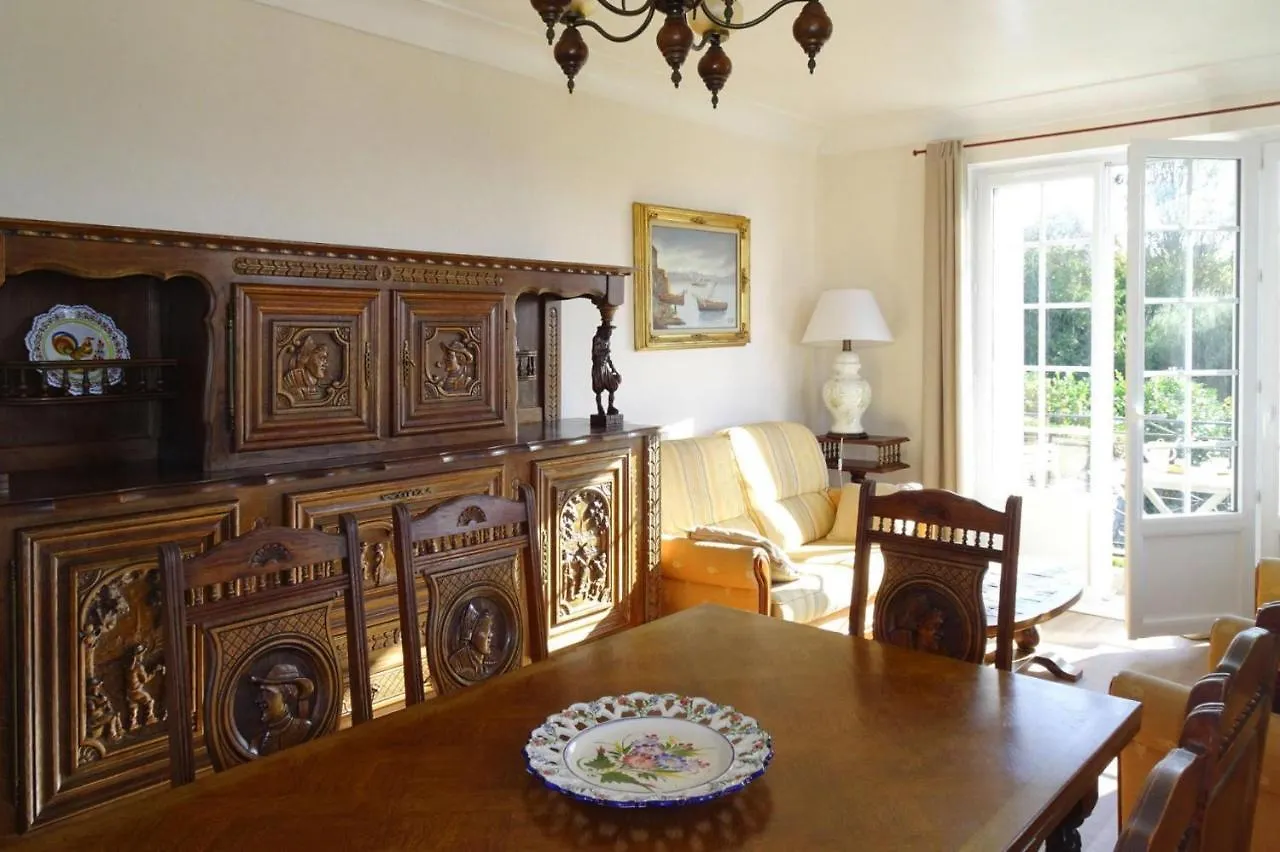 Holiday Home With Sea View, Plouhinec França