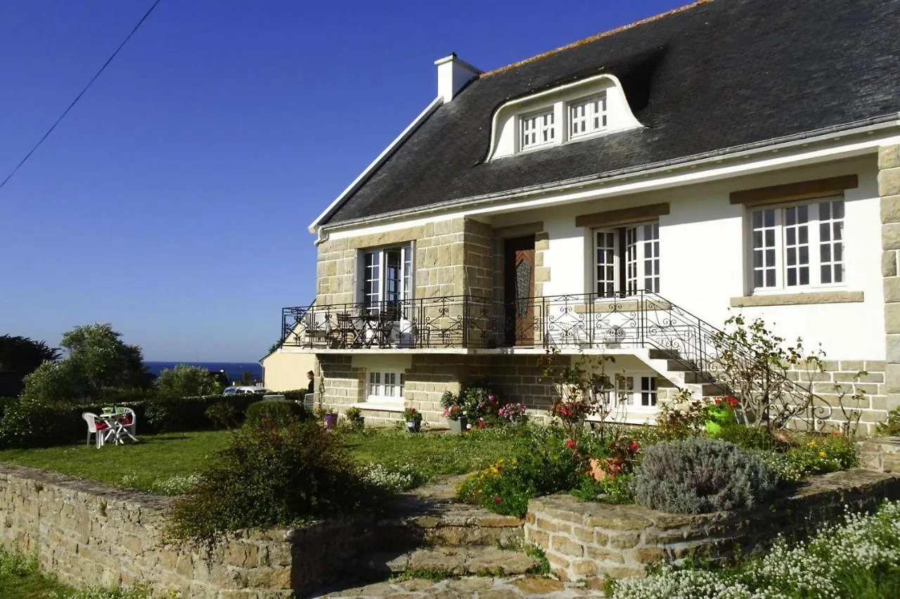Holiday Home With Sea View, Plouhinec